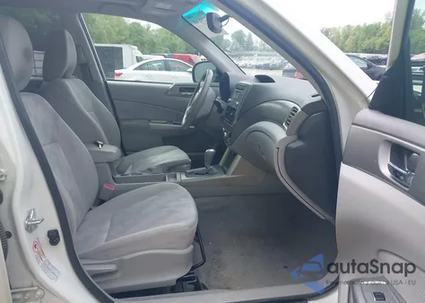 2010 Subaru Forester 2.5X Premium z USA, uszkodzony, nr VIN JF2SH6CC5AH715337